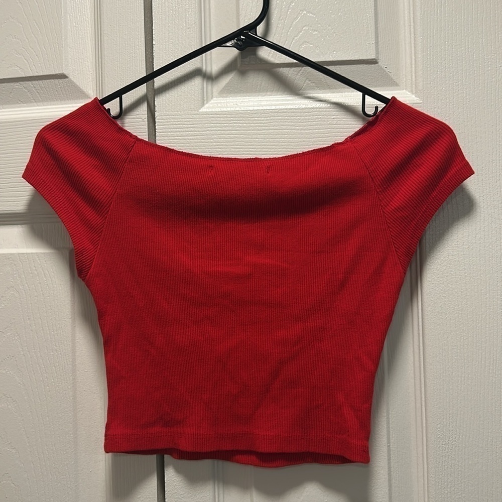 Brandy Melville Red Ribbed Off The Shoulder Short Sleeve Crop Top - Picture 2 of 4
